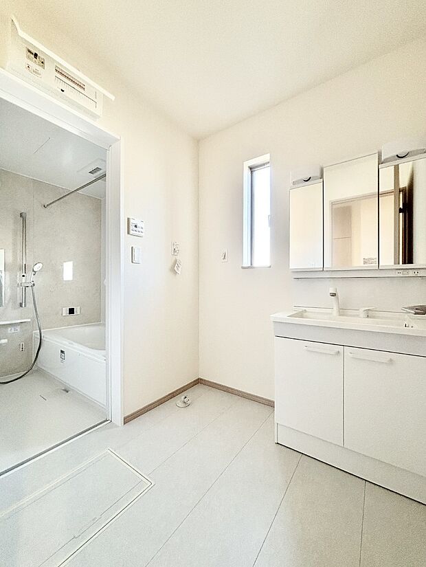 身支度もスムーズにおこなえる脱衣場