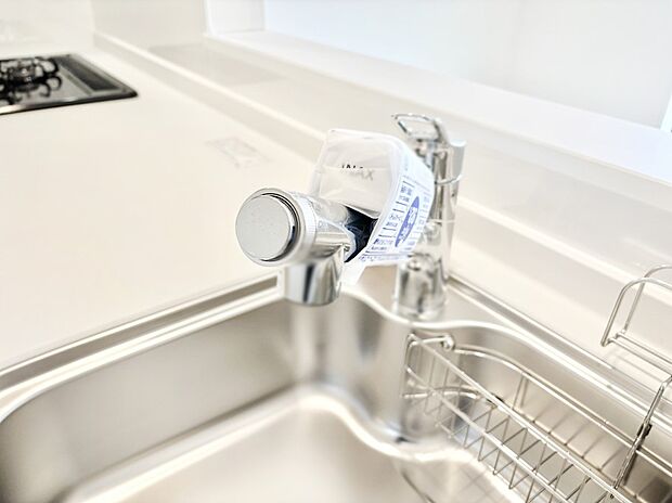 いつでも清潔なおいしいお水を。一つの水栓で水道水と浄水を使い分け。