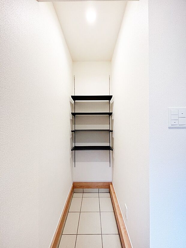 大きなものも片付く土間収納付きで、いつでも玄関はスッキリ