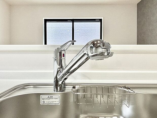 いつでも清潔なおいしいお水を。一つの水栓で水道水と浄水を使い分け。