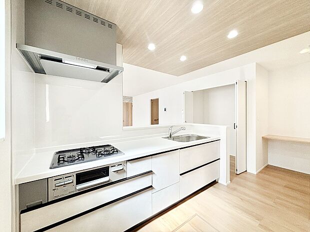 毎日使うキッチンだから、使いやすさ&お手入れのしやすさにこだわりました。