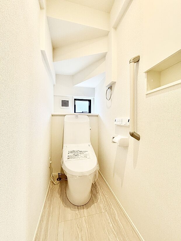 トイレは温水洗浄機能付き