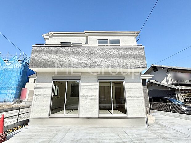 たっぷりの陽光と心地よい風が舞い込む住まい 