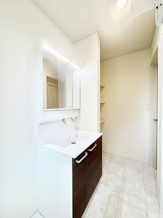 広々とゆとりのあるランドリースペース