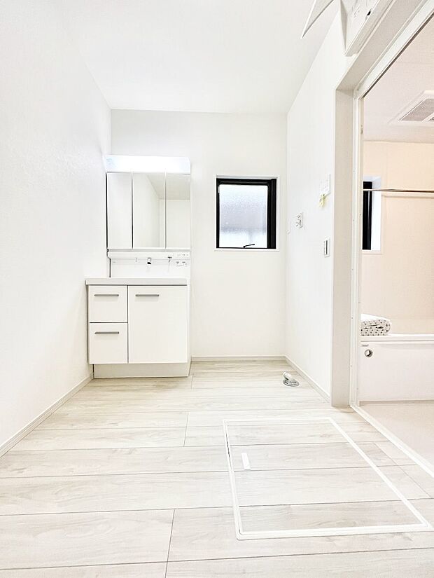 広々とゆとりのあるランドリースペース