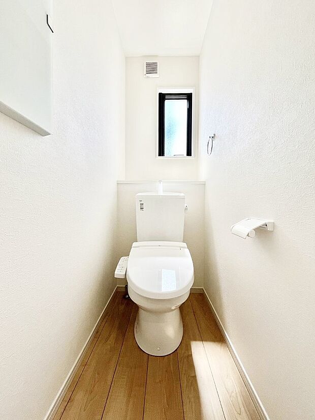 トイレは温水洗浄機能付き