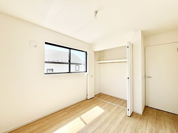 爽やかな日差しがお部屋全体を優しく包み込んでくれます