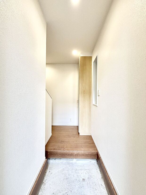 家族の帰宅やお客様をあたたかく迎える玄関  