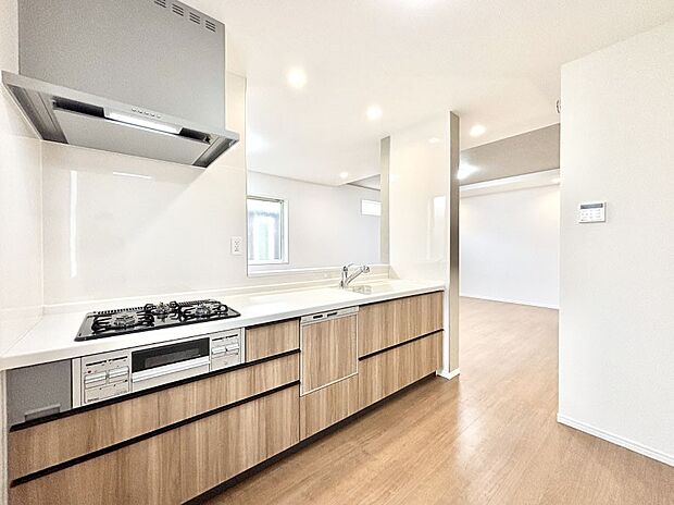 料理をしながらでもご家族との会話を楽しめる対面キッチン