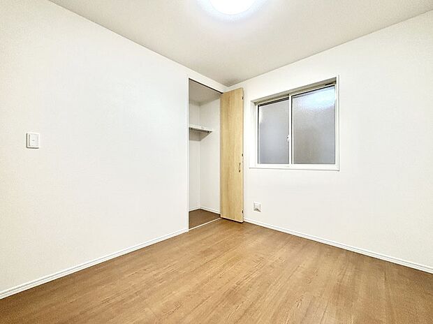 子供部屋にもおすすめな収納スペースたっぷりの居室