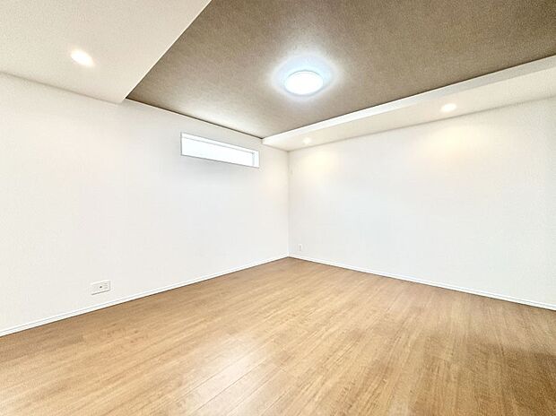 家族の笑顔が自然と生まれてくる、そんな雰囲気のダイニングに仕上がっています。