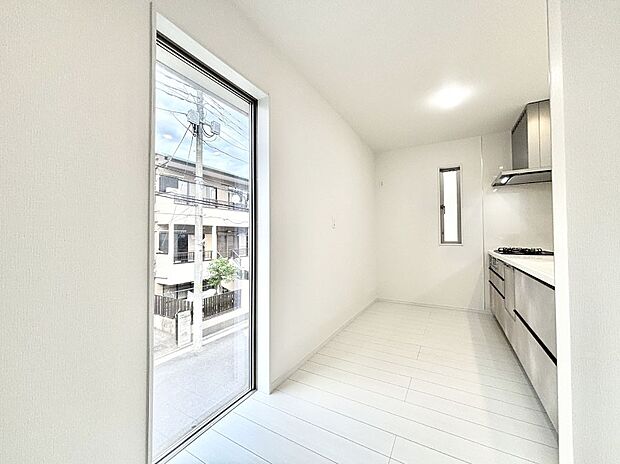 ゆとりあるキッチンではご家族と楽しくお料理ができます。