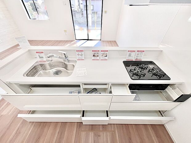 使いやすさを優先したスライド式収納タイプ!