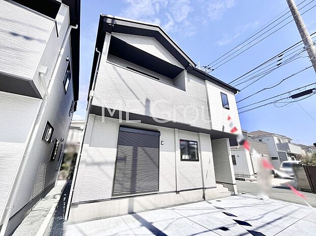 洗練された外観、上質な住空間が広がる室内は永く安心して過ごせる住居です。