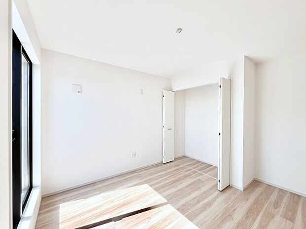 子供部屋にもおすすめな収納スペースたっぷりの居室