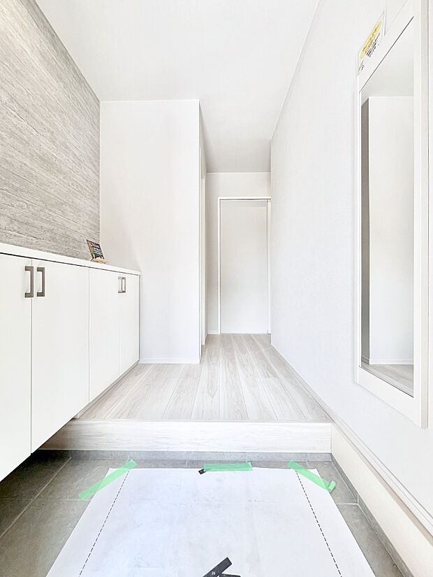 家族の帰宅やお客様をあたたかく迎える玄関