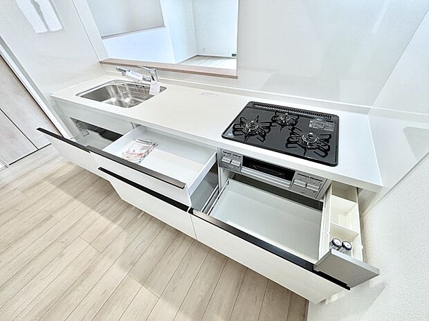 使いやすさを優先したスライド式収納タイプ!