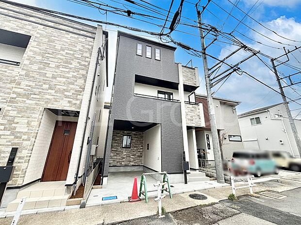 洗練された外観、上質な住空間が広がる室内は永く安心して過ごせる住居です。