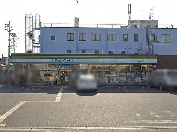 コンビニ 300m ファミリーマート 鴻巣加美店