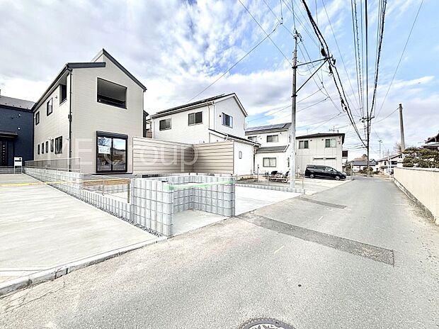 前面道路はきちんと整備されています