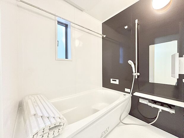 落ち着いた雰囲気でゆっくりお寛ぎいただけるバスルーム