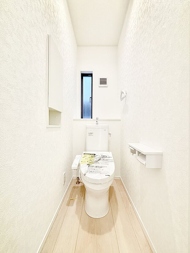 トイレは安心の2箇所！朝のバタバタも一安心です。 