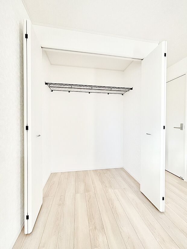 たっぷりの収納スペースで快適に暮らせそう 