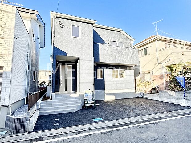 洗練された外観、上質な住空間が広がる室内は永く安心して過ごせる住居です。