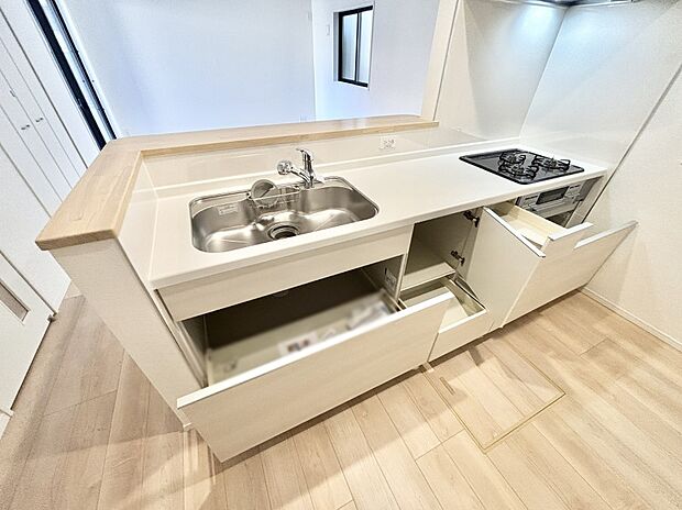 使いやすさを優先したスライド式収納タイプ！