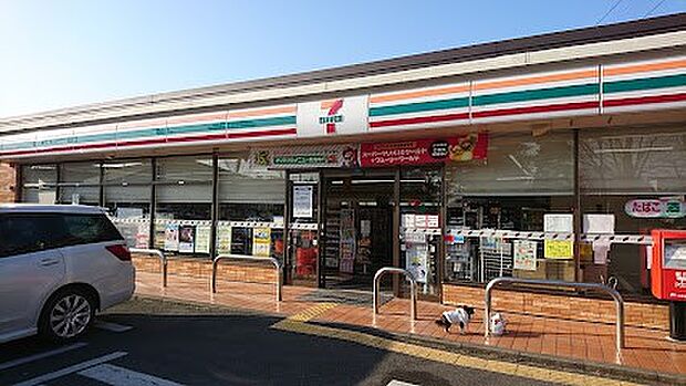 コンビニ 500m セブン-イレブン 三芳藤久保西店