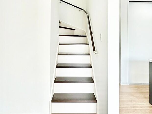 リビング階段が家族の笑顔と会話をつないでくれます