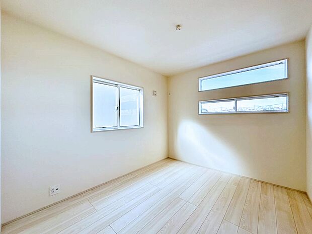 明るいバルコニーサイドに洋室を設置。目覚めの良い寝室に。