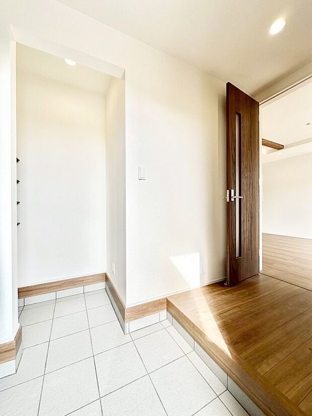 家族の帰宅やお客様をあたたかく迎える玄関