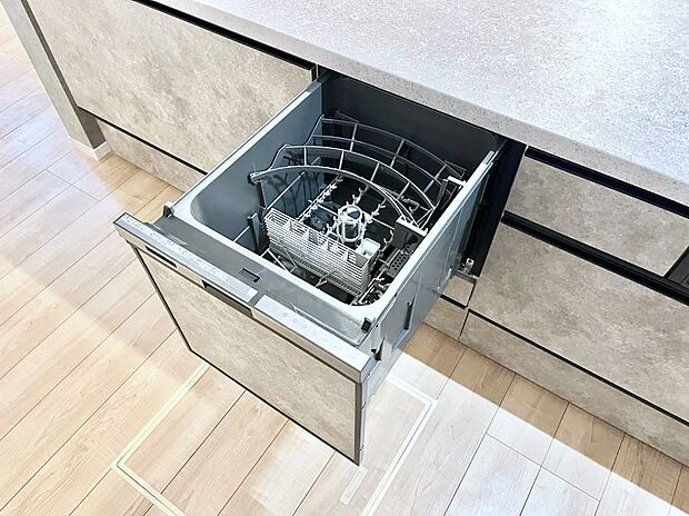 面倒なお片づけは食洗機にお任せ！家事の負担が減って、時間にも気持ちにもゆとりができます。