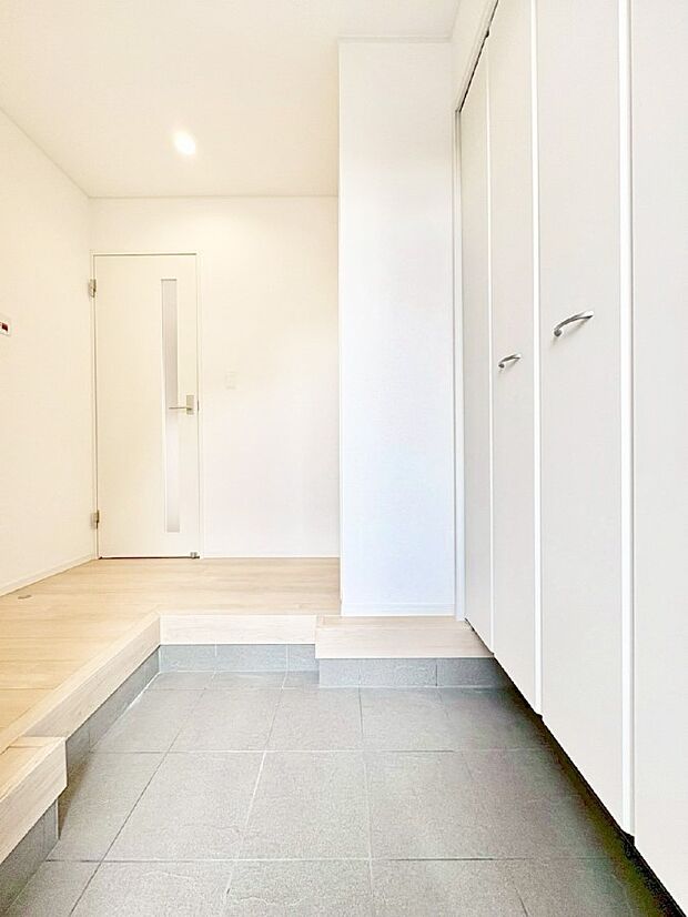 いつもきれいにしておきたい玄関ですね。  