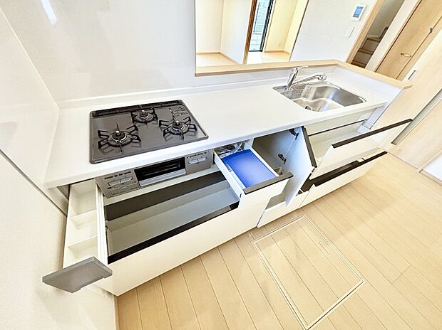 使いやすさを優先したスライド式収納タイプ!