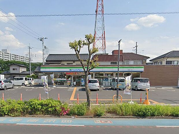 コンビニ 500m ファミリーマート久喜青葉二丁目店
