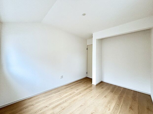 子供部屋にもおすすめな収納スペースたっぷりの居室