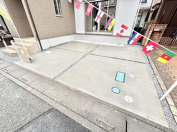 駐車2台可能!急なお客様の駐車に。また、ご家族の自転車スペースとしても大活躍。