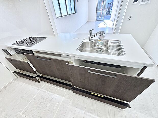 面倒なお片づけは食洗機にお任せ!家事の負担が減って、時間にも気持ちにもゆとりができます。