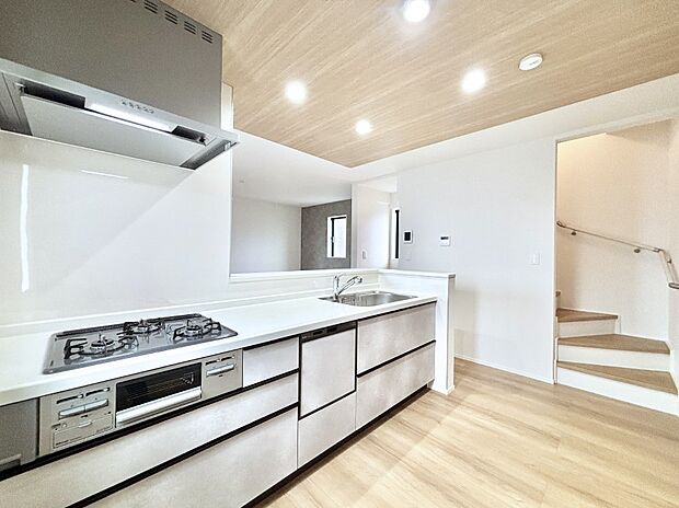 毎日使うキッチンだから、使いやすさ＆お手入れのしやすさにこだわりました。 