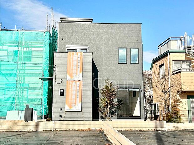 洗練された外観、上質な住空間が広がる室内は永く安心して過ごせる住居です。 