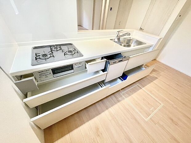 使いやすさを優先したスライド式収納タイプ!