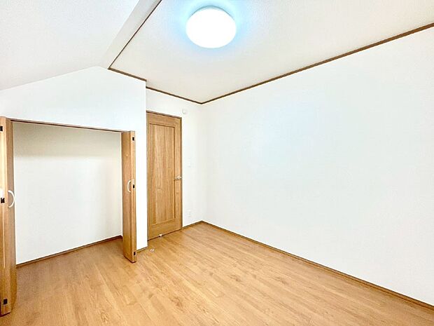 子供部屋にもおすすめな収納スペースたっぷりの居室