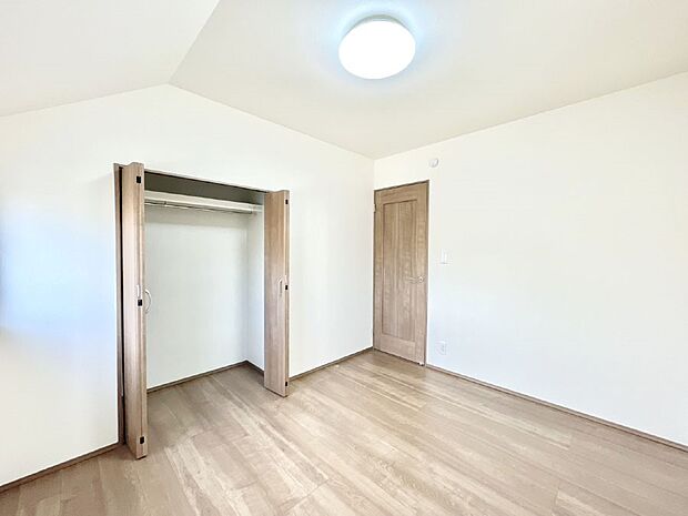 子供部屋にもおすすめな収納スペースたっぷりの居室