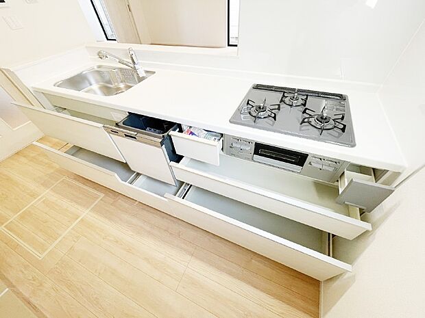 使いやすさを優先したスライド式収納タイプ！