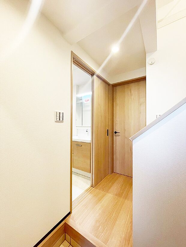 家族の帰宅やお客様をあたたかく迎える玄関