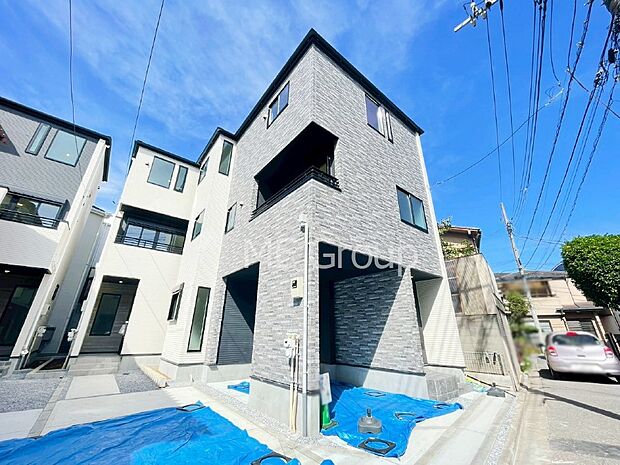 たっぷりの陽光と開放感に包まれる明るい住まい