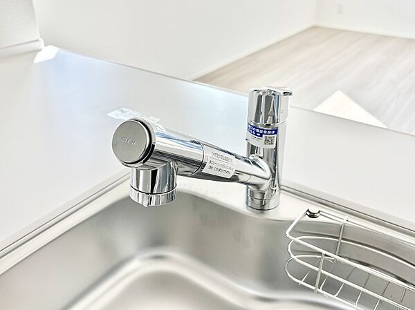 いつでも清潔なおいしいお水を。一つの水栓で水道水と浄水を使い分け。