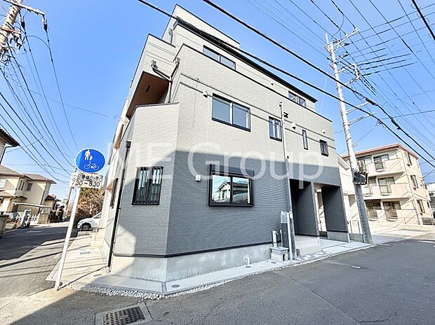 洗練された外観、上質な住空間が広がる室内は永く安心して過ごせる住居です。 